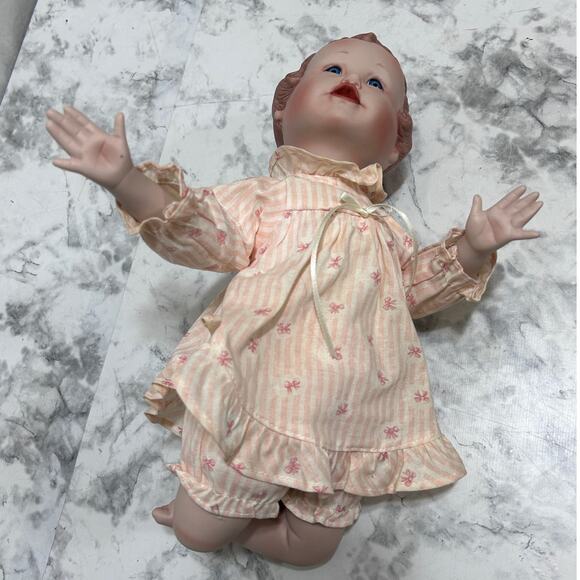 Emily Picture Perfect Babies Porcelain Doll Edwin M. Knowles 12" Yolanda Bello - Picture 5 of 10